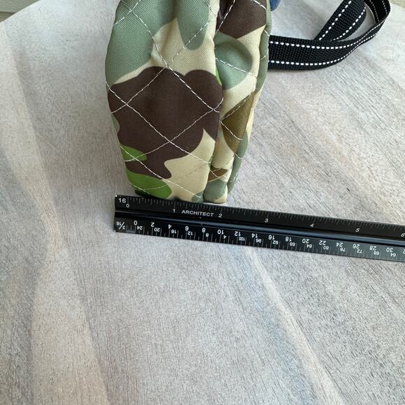 Scout The Micromanager Crossbody Bag Happy Glamper Camouflage Zipper Handbag New - Picture 3 of 11